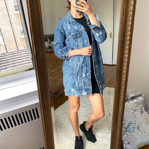 Women’s oversized denim jacket. One size